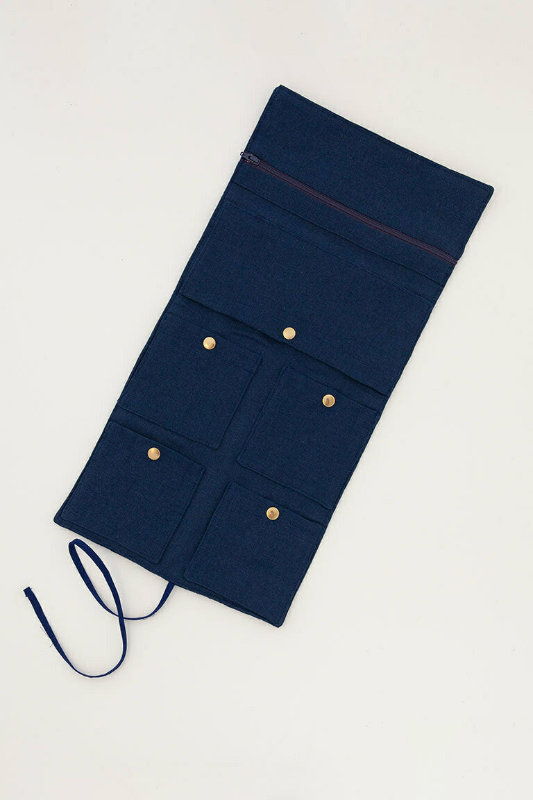 Ari Jewelry and Cord Roll