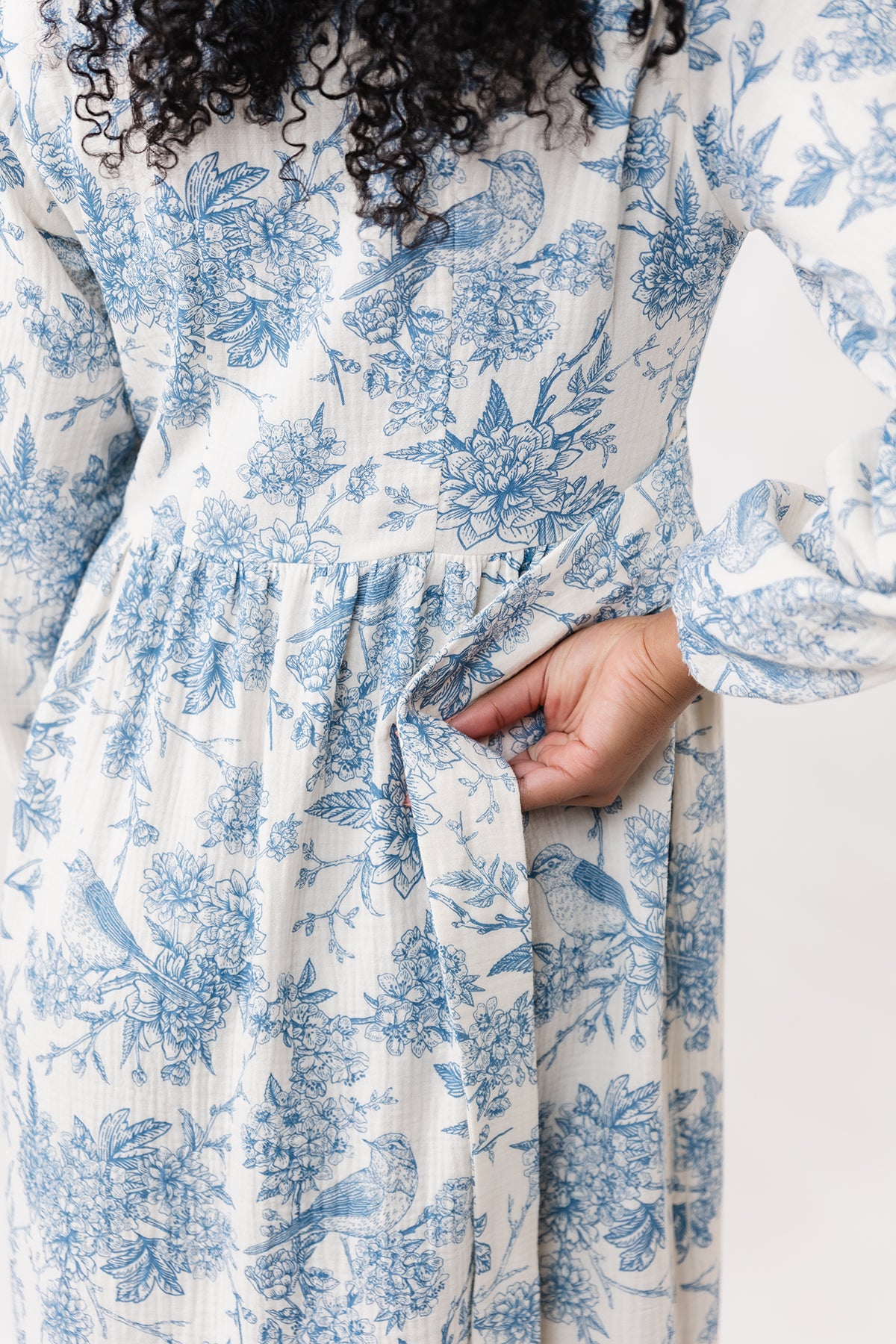 Oodi Gathered Midi Dress
