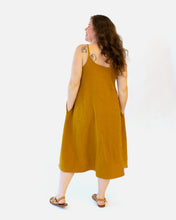 Load image into Gallery viewer, Helen&#39;s Closet Orchard Top &amp; Dress
